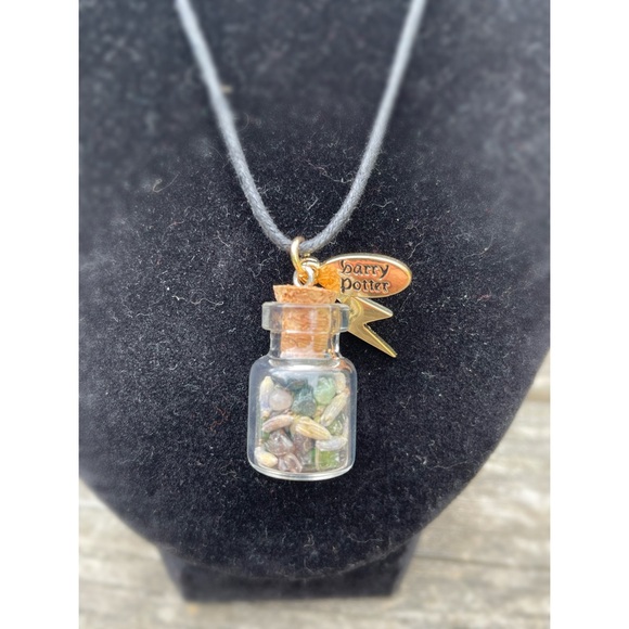 Lightning Bolt ⚡️ Crystal Necklace Harry Potter Collection Handcrafted - Picture 1 of 3